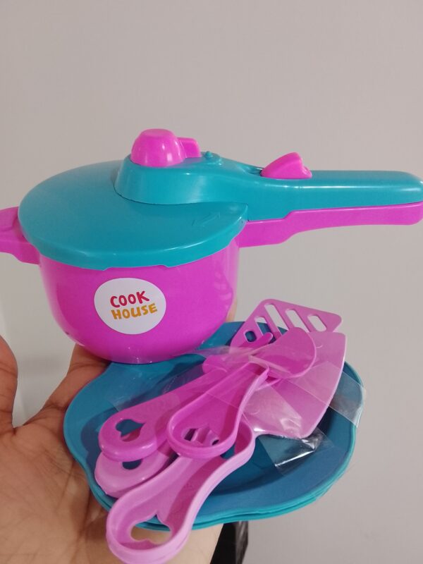 Kit panela de pressão e utensílios